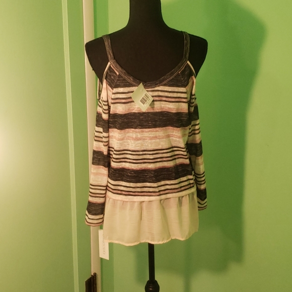 Rad Clothing - Picture 3 of 7